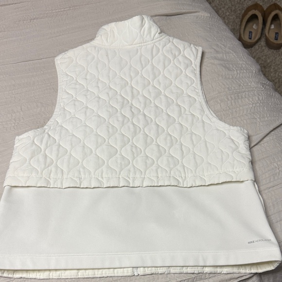 Nike Women's Ivory Quilted Vest - Picture 3 of 4